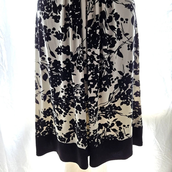 Adorable Dress - Picture 3 of 8